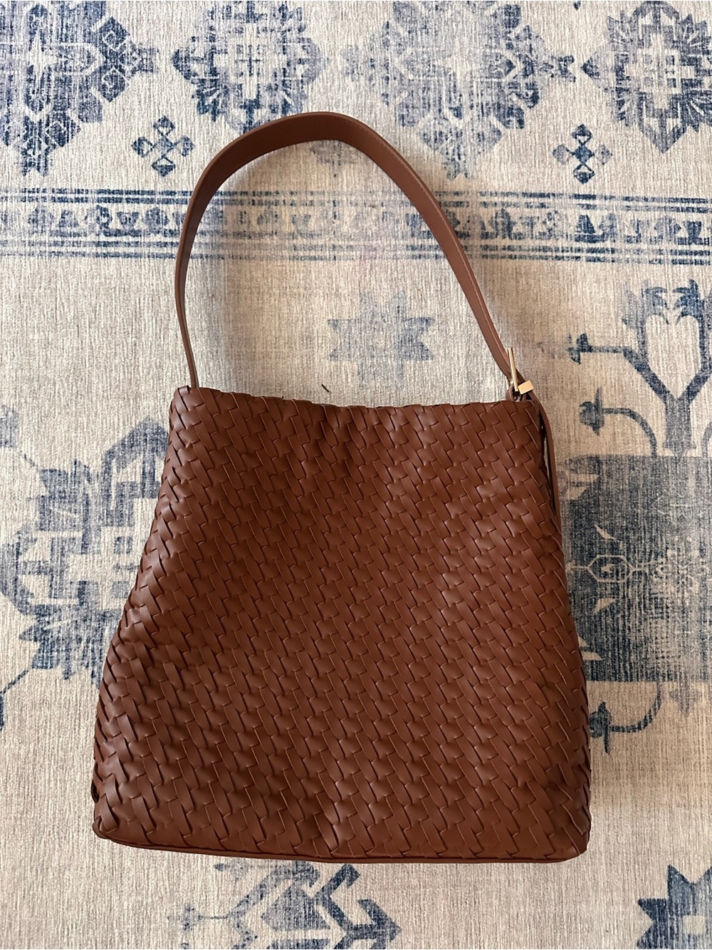a new day Woven Shoulder Bag in Chestnut Brown - Picture 3 of 6